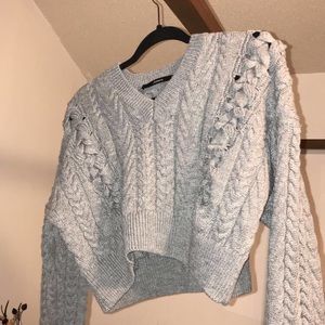 grey knit sweater!